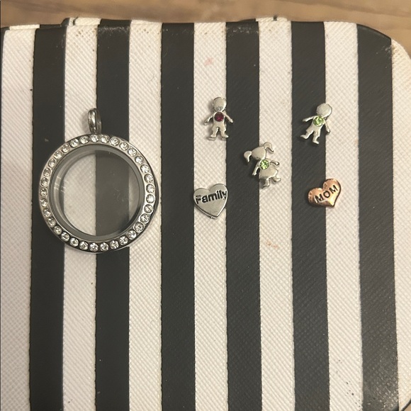 Silver Family,Kids, Mom Charm set and locket by origami owl - Picture 1 of 2